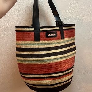 Marni straw tote with inner bag layer!